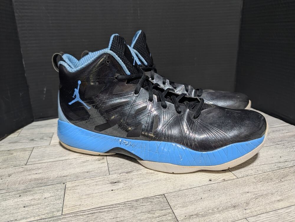 Nike Jordan 2012 lite black/university blue basketball shoes sz 13 Small scuff